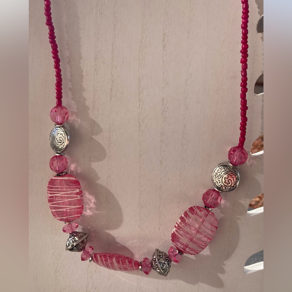 Pink Acrylic Bead Necklace Silvertone etched 21” - Picture 2 of 9